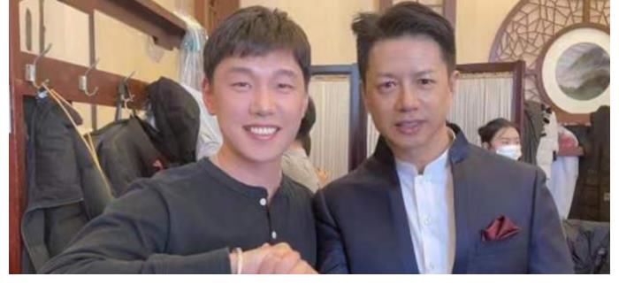 除了刘德华和易烊千玺,还有谁参加央视茶话会并登上《新闻联播》