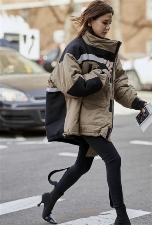  高级|穿大衣和羽绒服只知道选黑色？2020流行色来了，好看又高级
