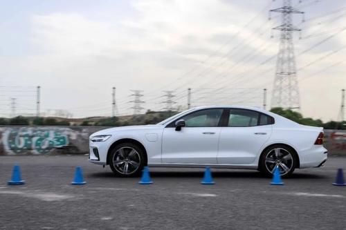 暴力|沃尔沃S60混动试驾实测544秒破百,优雅又暴力,千万别挑逗