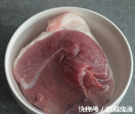 姜清|冰箱中的冻肉,不要用水泡着解冻,教你几招,解冻后还和鲜肉一样
