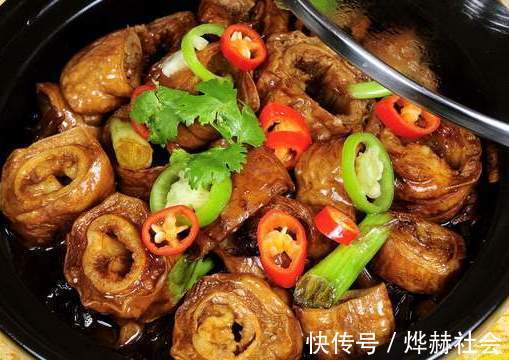 爆炒猪大肠|清洗猪大肠,别只会加醋,教你一招,大肠不油腻,腥臭味自动去除