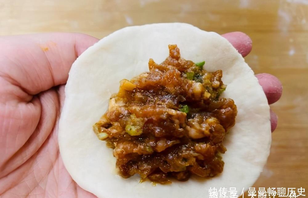 饺子肉馅不好吃?面点师教你正确调馅做法,饺子肉馅鲜嫩又多汁