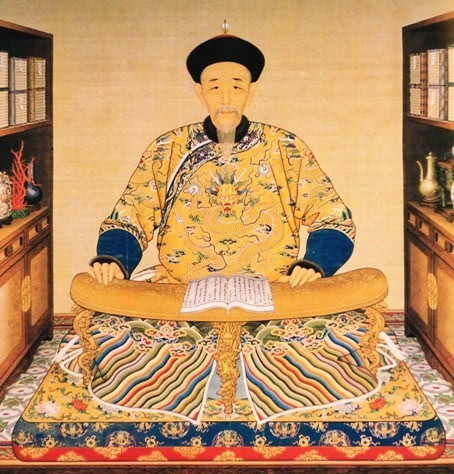 胤礽|胤禛抓周仪式上,拿着毛笔胡乱画了几下,康熙帝看后当场脸色骤变