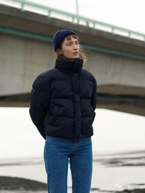  路人甲|【路人甲街拍】12-15/黑色羽绒服才是永不过时的冬季神款