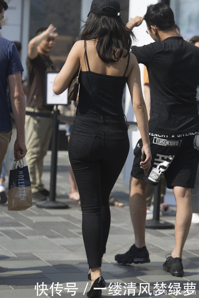 搭配|黑色背心搭配同色长裤,冷艳气质,扑面而来