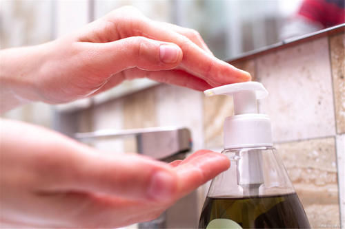 拥有一双好看的手是什么体验?手部也要保养,减少粗细纹