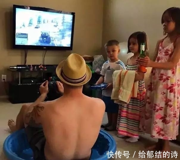 妈妈们|不要让男人单独带娃，因为画面太美了