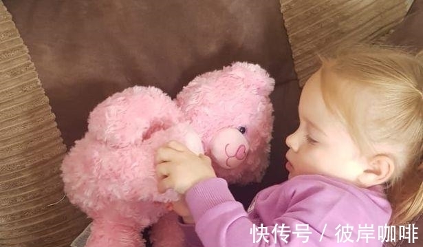 艾玛|两岁女孩的泰迪熊“妈妈”,有妈妈的香水味,换一种方式陪伴你