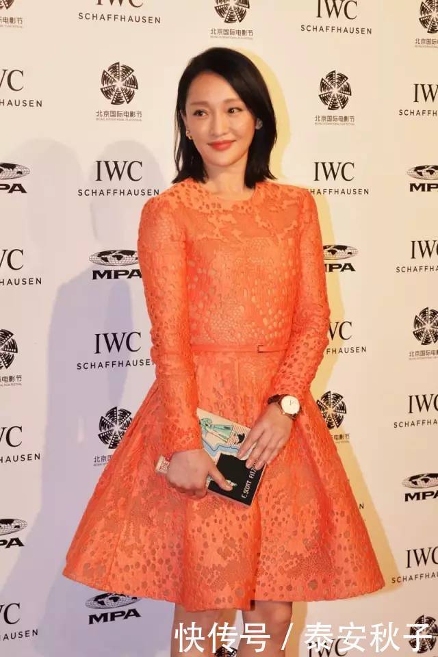 穿搭|45岁+的女人,这3个颜色可别穿,显得老气又掉档次!