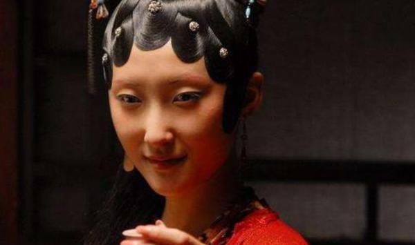 胡庸医|胡庸医看到尤二姐立刻“魂飞魄散”,是惊骇她的美貌还是病势