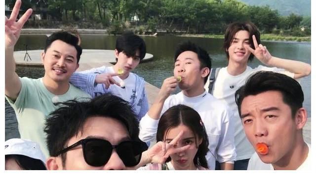 楊洋楊紫合作？男藝人為什么都喜歡約小網(wǎng)紅？張藝興跟對(duì)資本陣營(yíng)