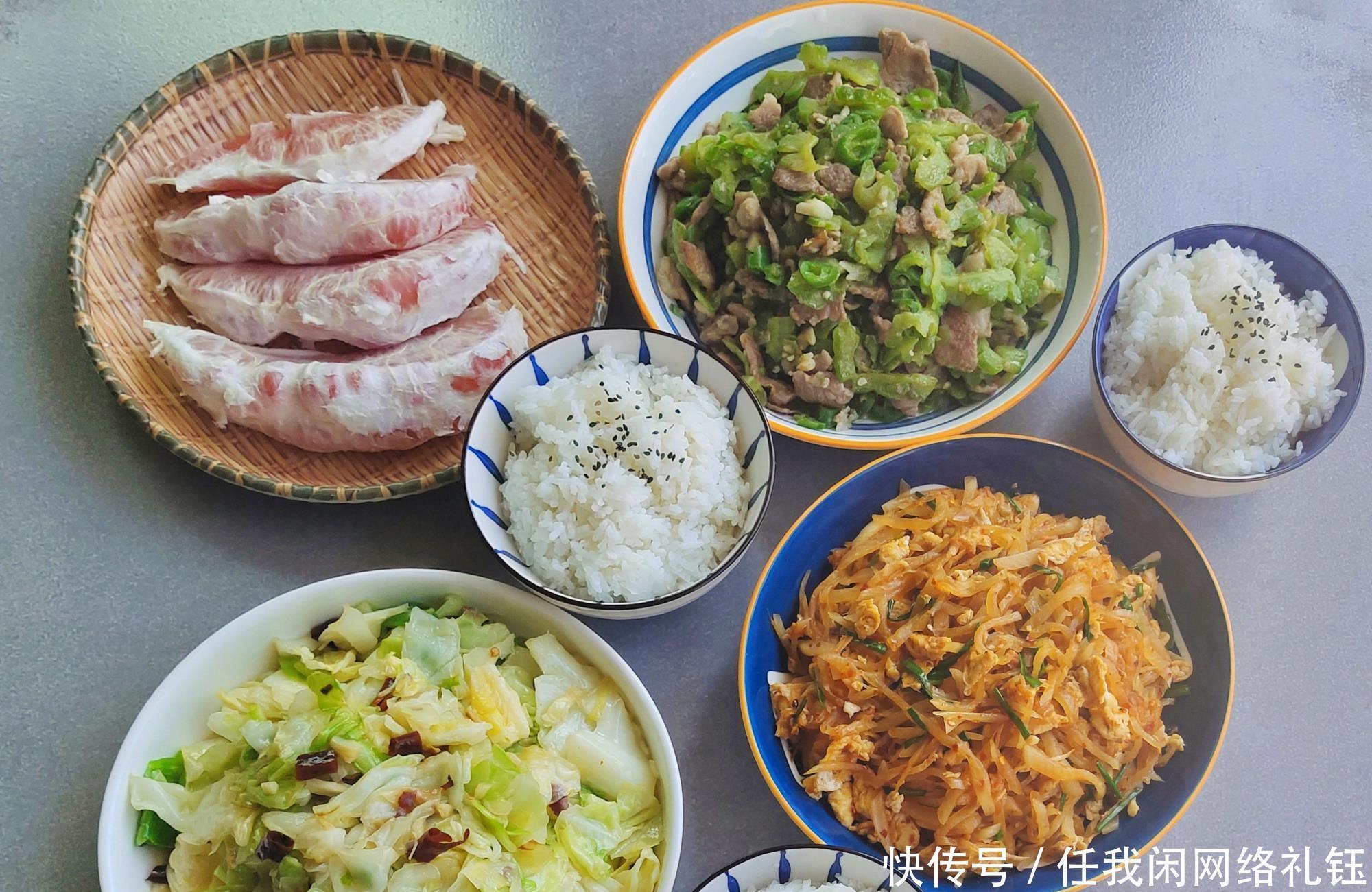 午餐|一家三口午餐,简单的一荤两素,花费少营养好,朋友直夸赞