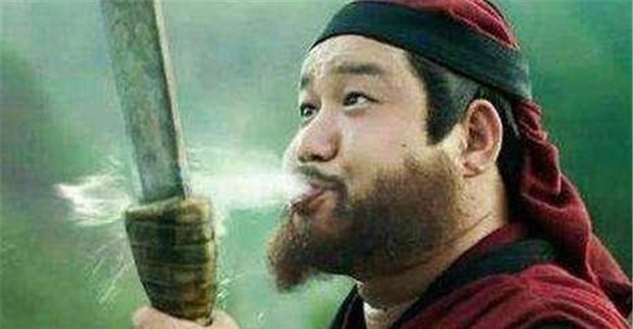 刽子手|在古代,刽子手在行刑前,为何会往刀上喷酒?是封建迷信吗?