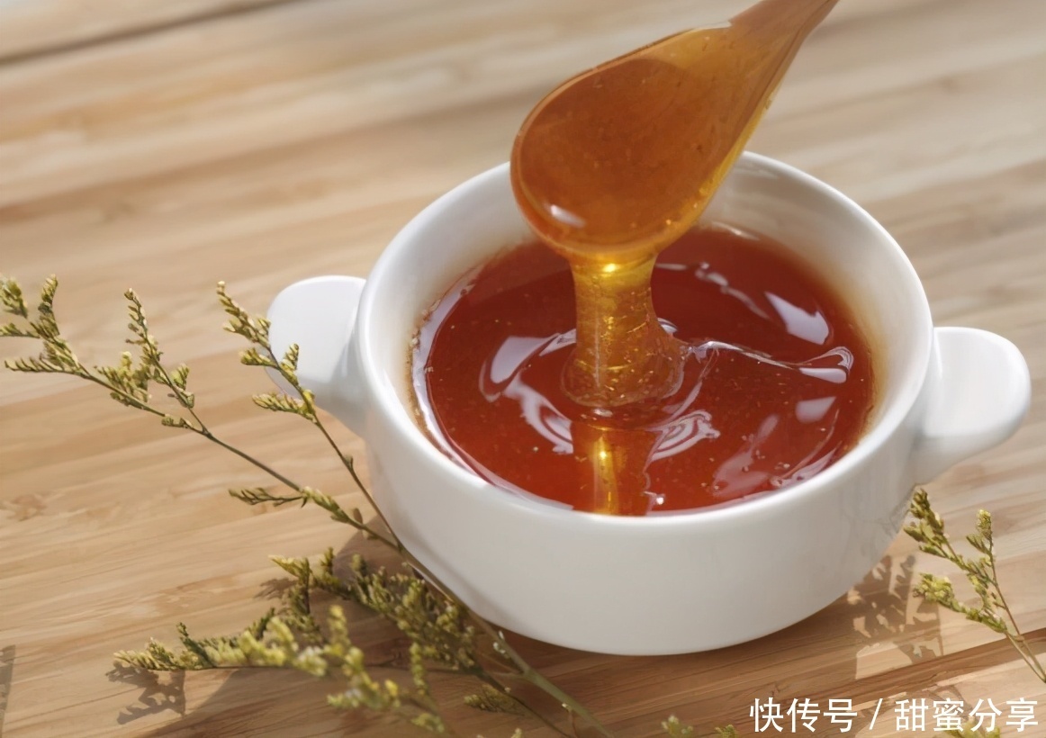 蜂蜜水|成人吃蜂蜜一天多少为宜?蜂蜜常用量应该多少?