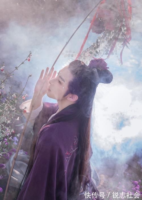 茱萸$真·花美男|穿汉服还要在头上戴花,本以为会奇怪,但被惊艳到了