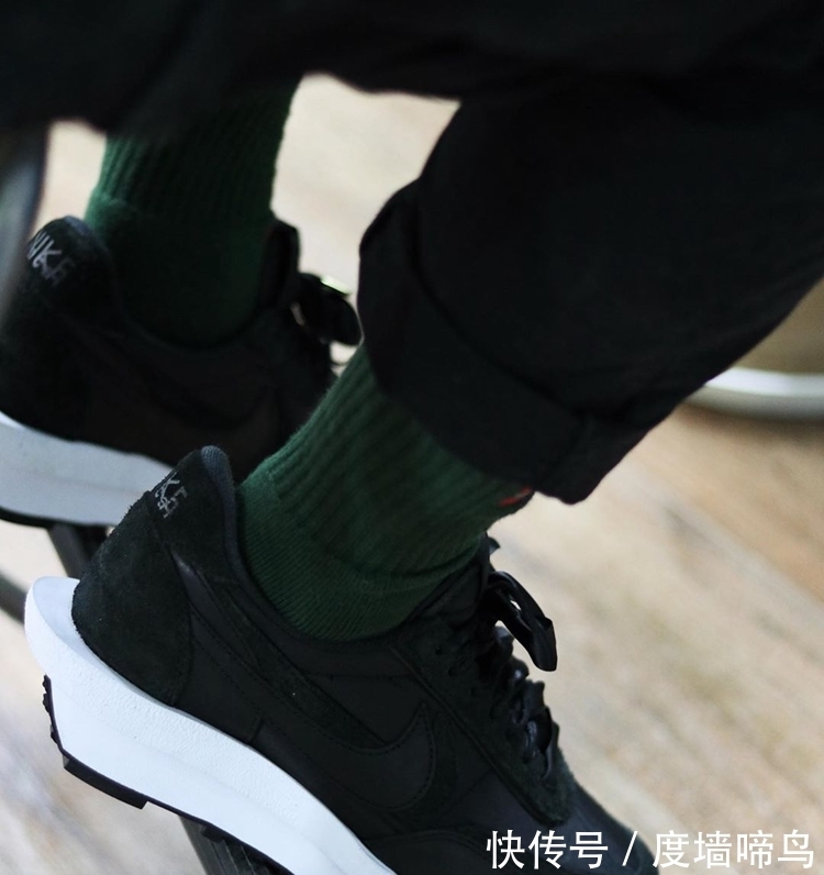 ldv 最新上脚图来了!纯色Sacai x Nike LDV Waffle还能这样穿