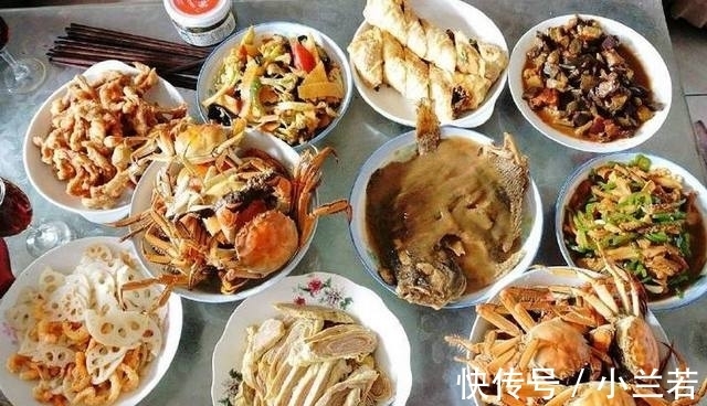 家常便饭|休息带老外同事回我家蹭饭,家常便饭吃的他怀疑人生,你看至于吗