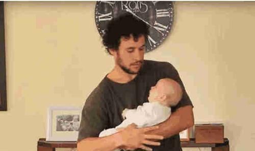 平安健康|宝宝不满百天, 绝对不能让这3种人抱, 为了宝宝再亲也不行