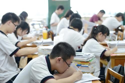 考上大学|教育部：职业院校学生超70％来自农村，农村孩子考本科大学太难了