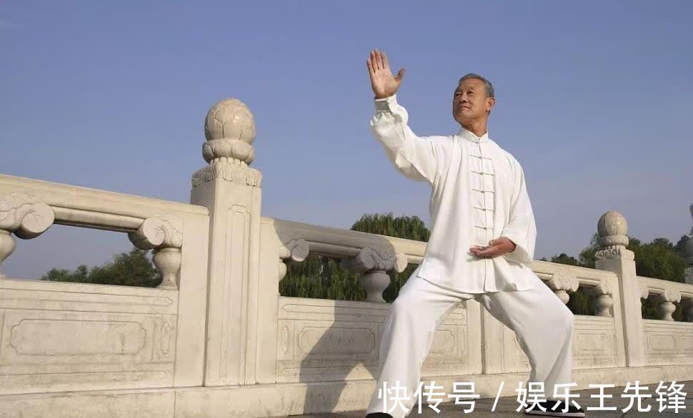 骨骼|什么都不动的老人更健康吗?长寿的老人都这样做,或许对你有帮助