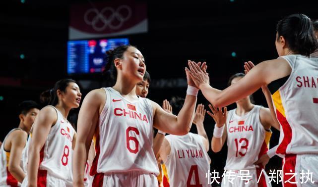 中国女篮|苏群评女足夺冠:男足和男篮问题本质类似 输越南堪比男篮负省队