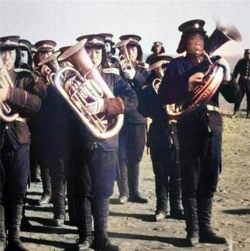 样子|这才是真实清军,现代化的样子让人难以置信,网友大呼:这不可能