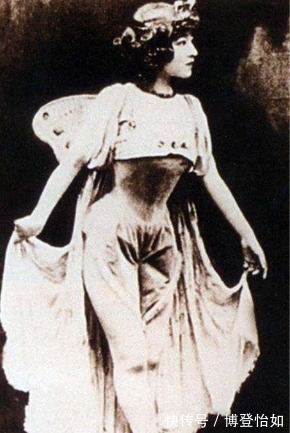 舞蹈家!她是慈禧的御前女官,出身高贵,热爱舞蹈,晚年照片彰显非凡气质