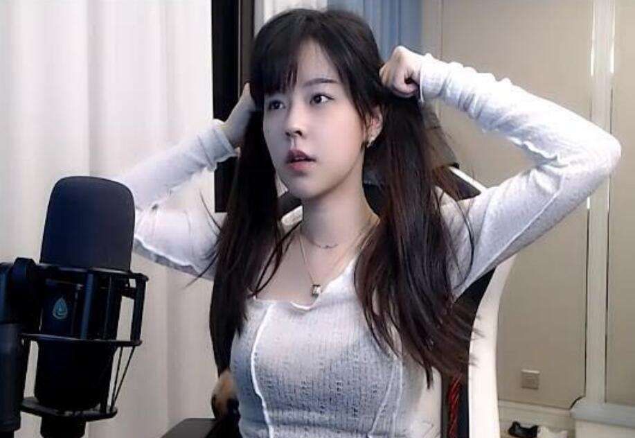 |美女富婆谁不爱?小团团谈单身:搞笑女不配拥有爱情!