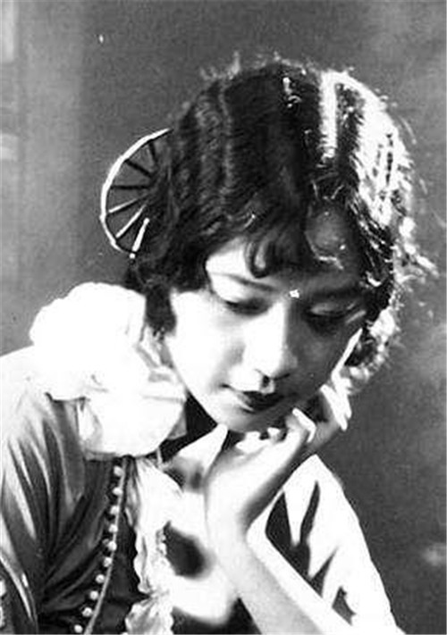 发现|郭沫若走后,妻子清理遗物时发现一张老照片,几天之后便自缢而亡