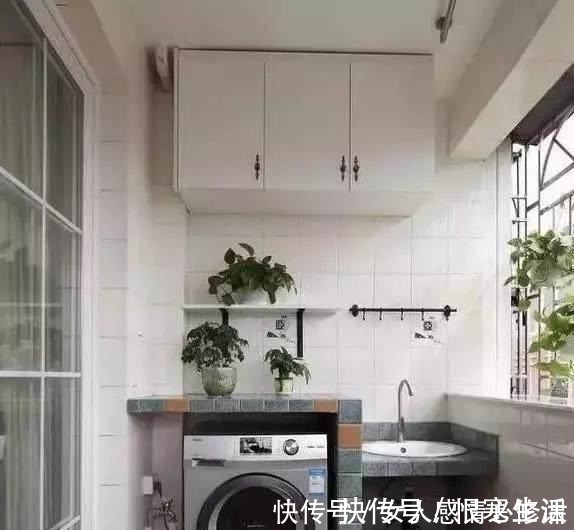 阳台|老婆在阳台腾出一平米,做了个砖砌洗衣房,实用又美观