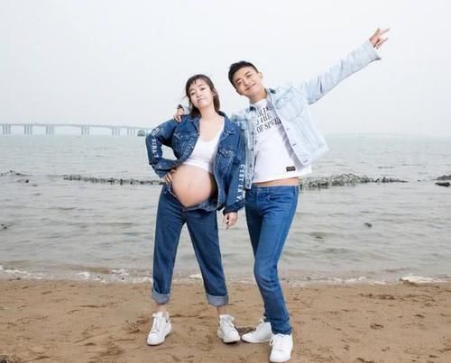 父母|有一种爱情故事叫“尔康和小燕子”,宝贝儿子真会长,难怪叫好看