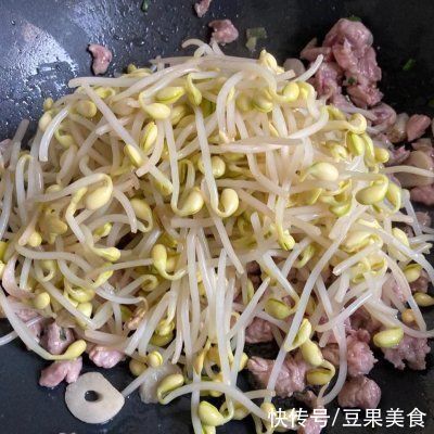  学会这道菜，过年用来招待客人，口感清爽不油腻，十分钟搞定