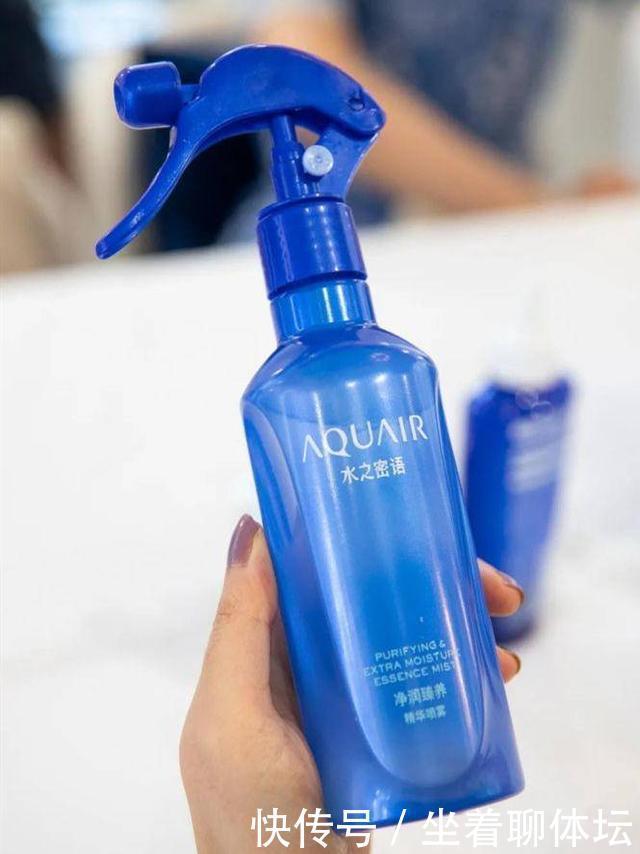 喷雾|年末聚会大家都披头散发就没意思了!这几款秋冬长发的发型才够美