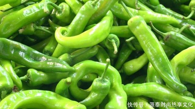 辣椒|买青椒时,挑弯的还是挑直的种菜农看“这里”就知辣不辣