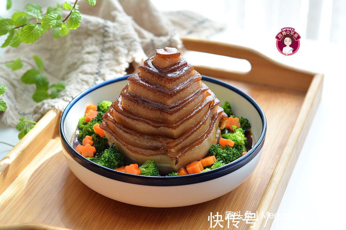 入味|想了20年的宝塔肉,第一次就成功了,蒸着吃入味又下饭,太香了