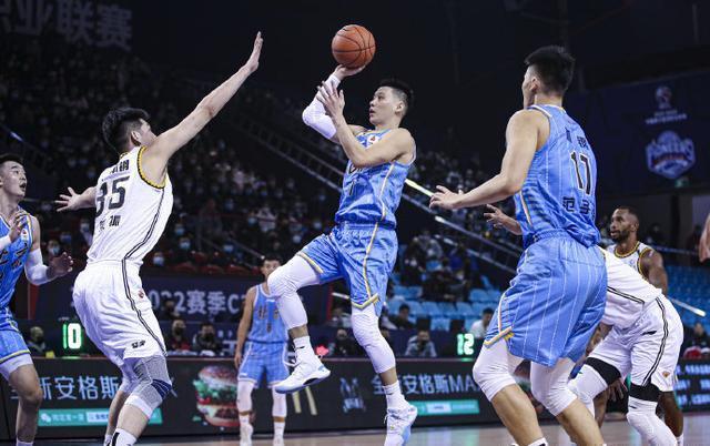 弃用|7中1得2分!辽宁男篮2米18内线遭完爆,杨鸣弃用你是有原因的