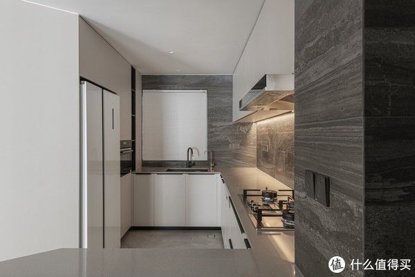 主卧|单身男青年的180㎡之家，全屋简约风，一个人独居，也住出高级感