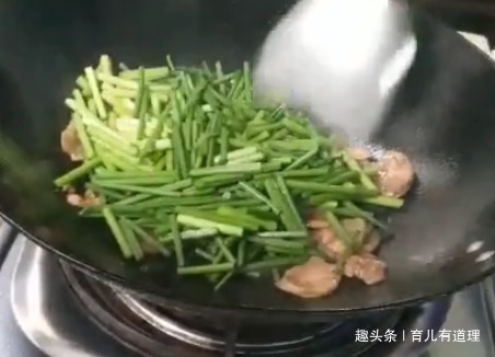 美味下饭，2分钟就出锅，适合天天上班忙碌的妈妈做的营养菜