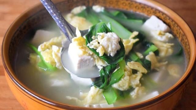 鸡蛋和青菜最近火了，我家一周做5次，吃一次就念念不忘了