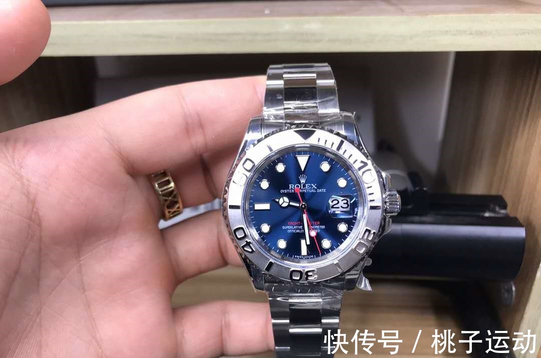 男士#35岁左右劳迷们,劳力士绿水鬼和蓝游艇,谁更适合年轻人!