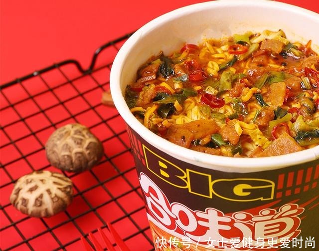 买点|建议大家超市碰到这3种方便面多买点,好吃不贵,过足嘴瘾!