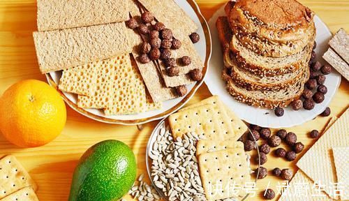 飙升|糖尿病尽量少碰这5种主食，吃多了血糖飙升，胰岛素就白打了