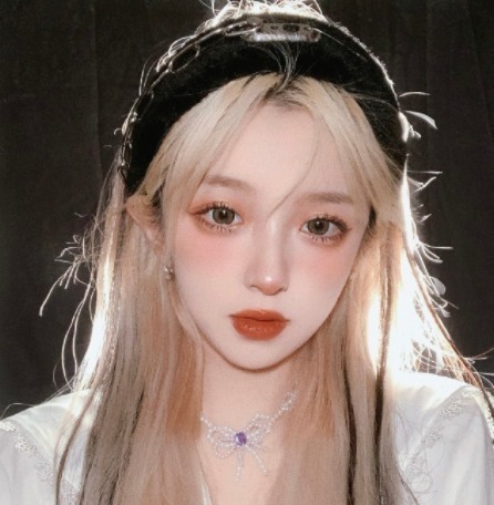 加油器|机智张动漫展生图曝光,被吐槽和车一样高,头肩比太虐颜值吸睛