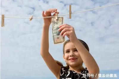 令人|“几万块是多少钱”8岁男孩花3万块充游戏，问出来的问题令人寒