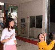 |搞笑GIF：看了这个才知道天底下都是一样的女人