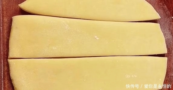  一把面粉，3个鸡蛋，教您在家做小零食，外甜内香酥，孩子都爱吃