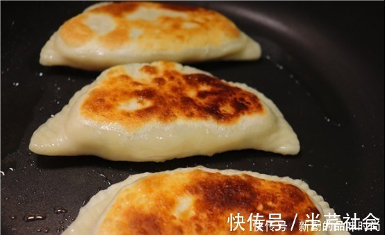 面粉|萝卜菜盒子这样做太香了,皮薄馅大,凉了也不会硬,比韭菜盒子香