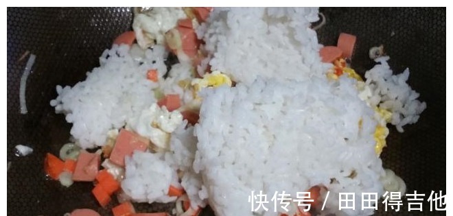 这道菜|爆炒鱿鱼太普通了，加上糯米这样做，简单几步，奶香四溢脆爽鲜美！