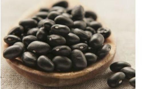 黑豆|女性担心自己老太快，不妨多吃的食物，美白肌肤，延缓衰老