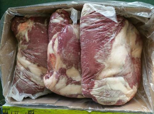 骑车|大爷边骑车边卖小吃,50一斤的“碎肉”被疯抢,内行人说是良心价